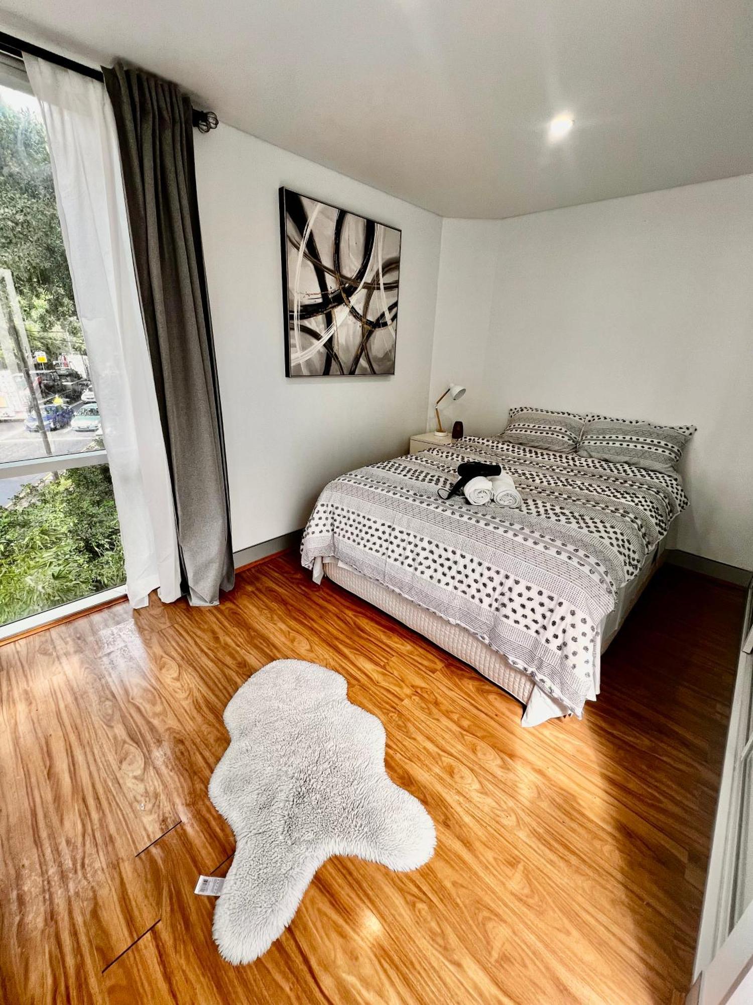 Stunning View Room-steps To Bondi Guest house *