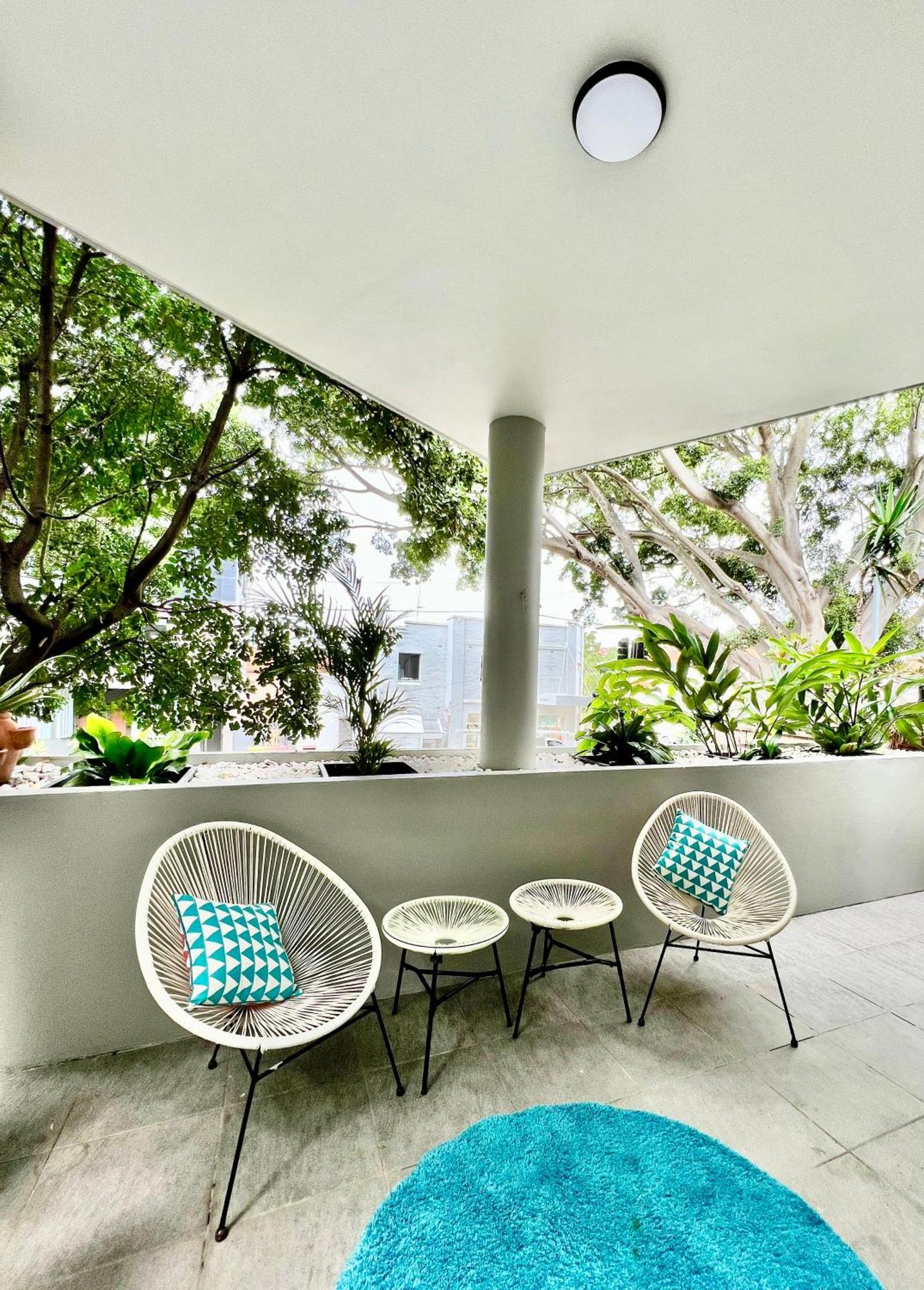 Stunning View Room-steps To Bondi Guest house Sydney