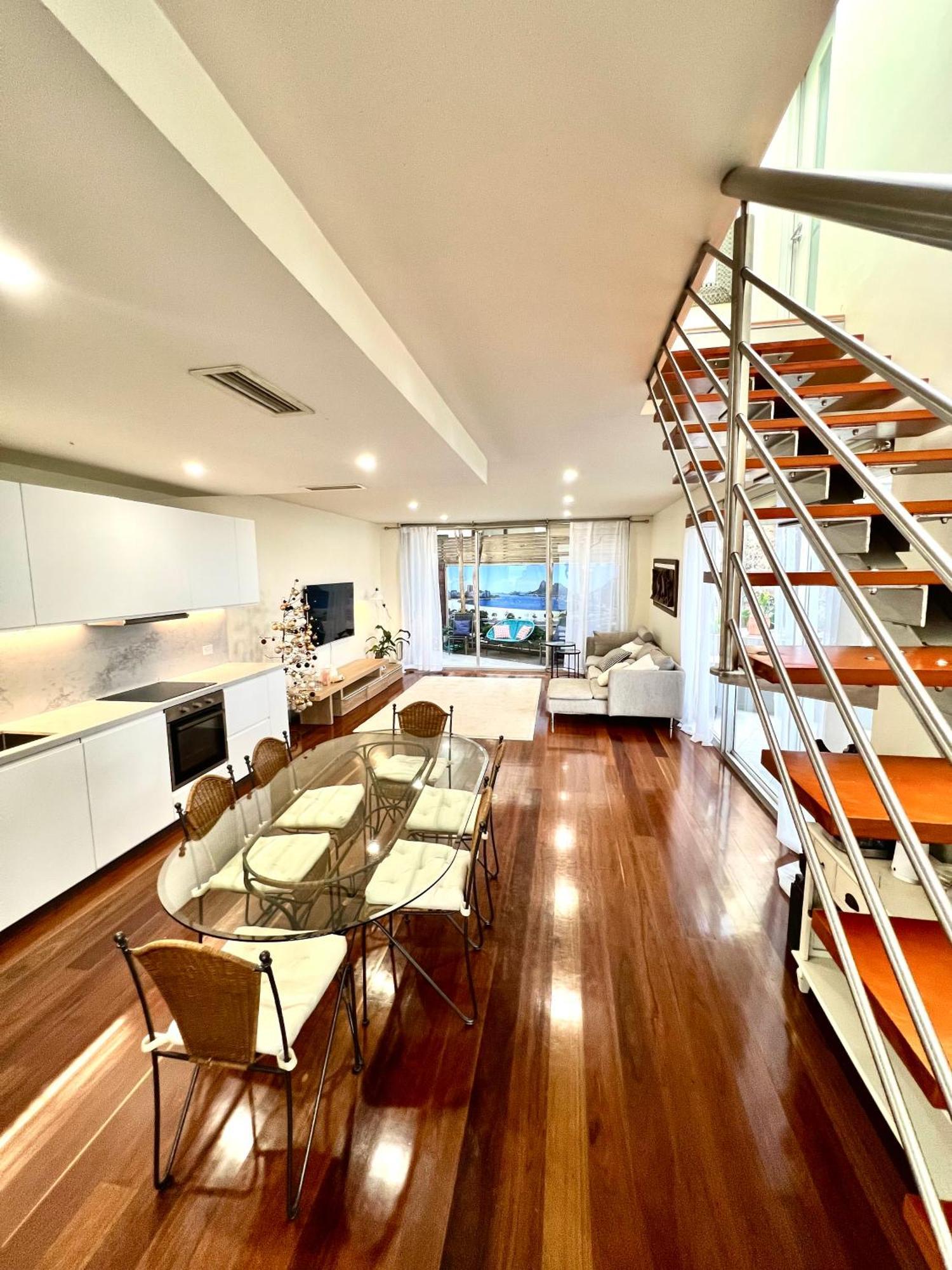Stunning View Room-steps To Bondi Guest house Sydney