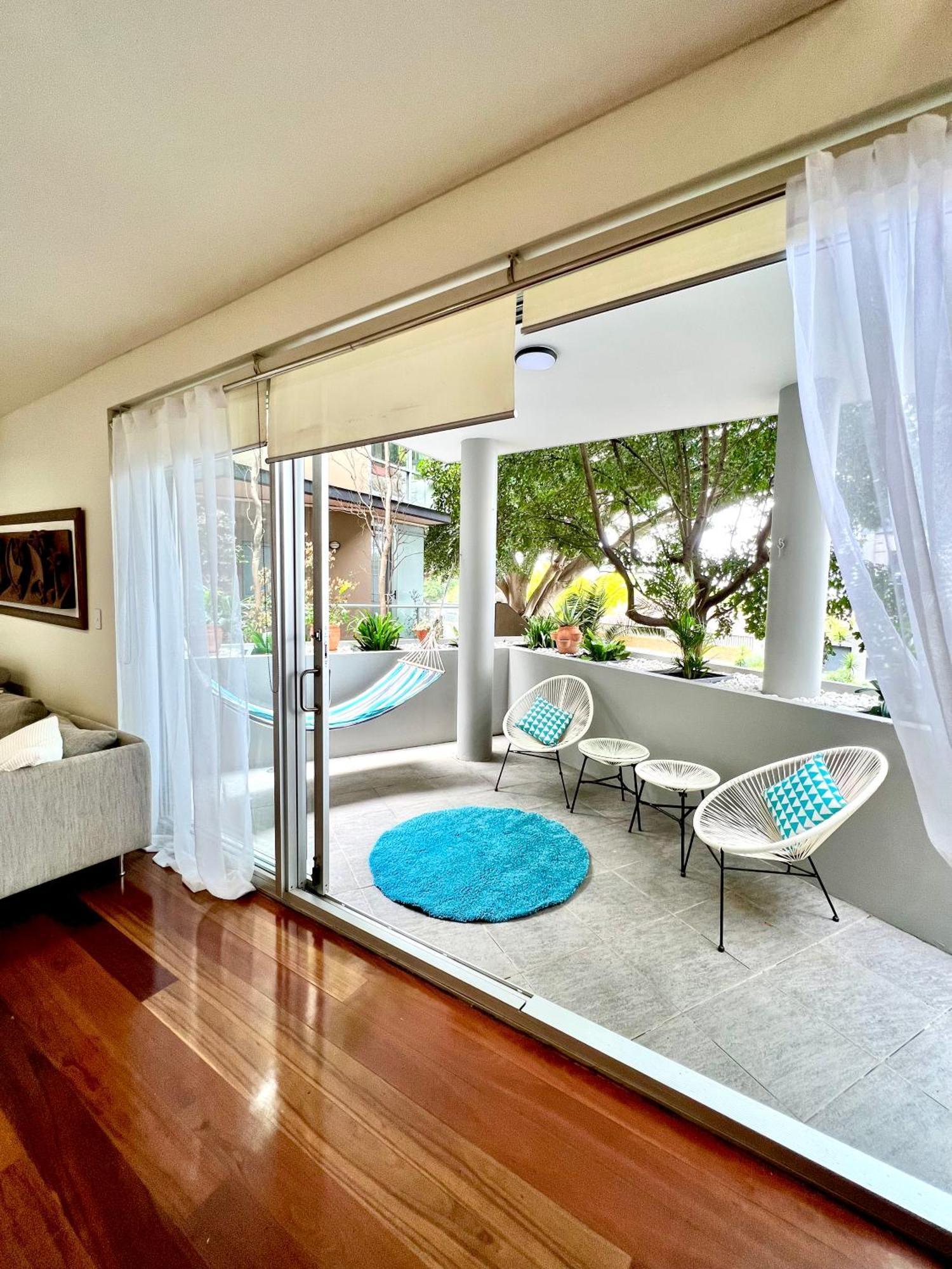 Stunning View Room-steps To Bondi Guest house Sydney